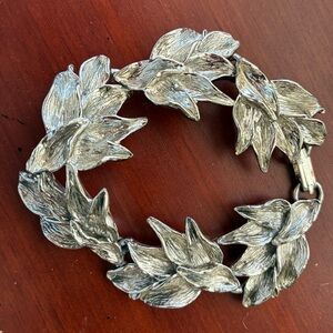 Vintage Silver-Tone Leaf Link Bracelet